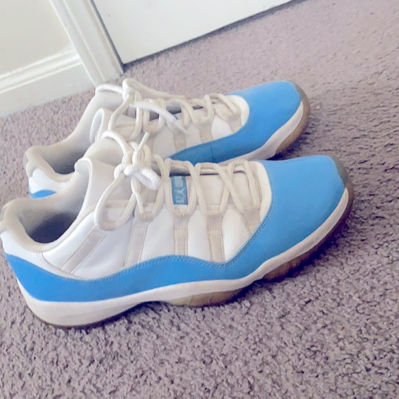 COPY - Jordan Retro 11s Low top University Blue - Picture 1 of 3
